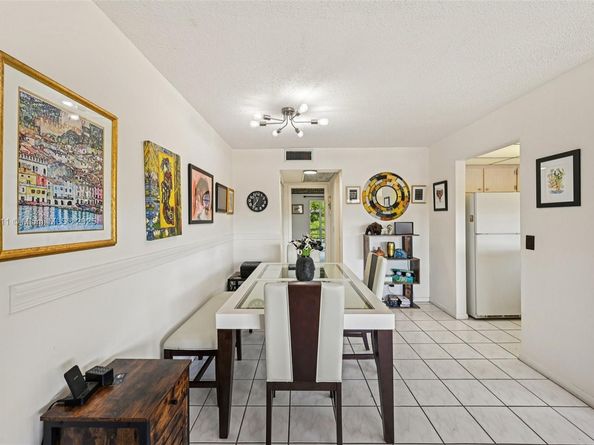 126 Canterbury  E 126, West Palm Beach FL 33417