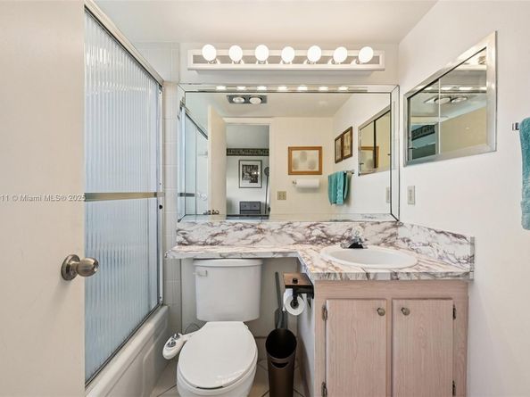 126 Canterbury  E 126, West Palm Beach FL 33417