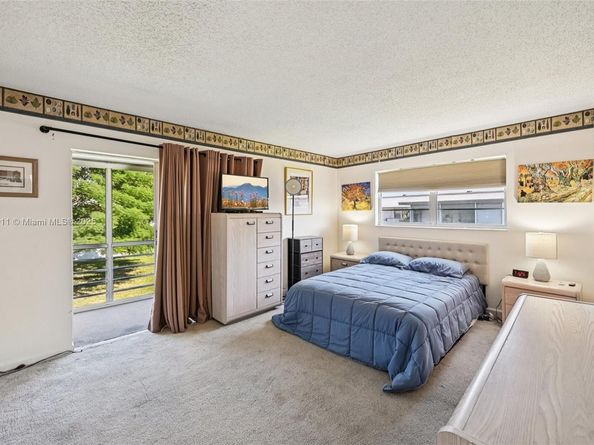 126 Canterbury  E 126, West Palm Beach FL 33417