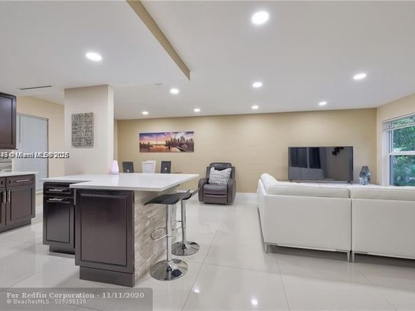 3100 Riverside Dr 107, Coral Springs FL 33065