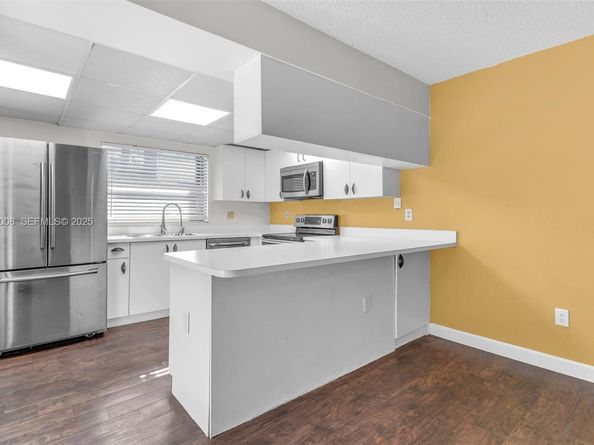 14289 SW 94th Cir Ln 101, Miami FL 33186