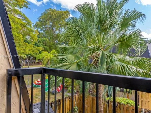 14289 SW 94th Cir Ln 101, Miami FL 33186