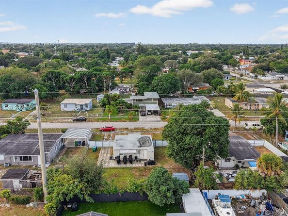 15925 NW 19th Ave, Miami Gardens FL 33054