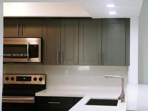 8590 SW 212th St 303, Cutler Bay FL 33189