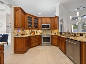 12123 NW 10th Mnr, Coral Springs FL 33071