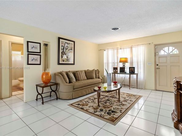 Undisclosed Address #A11851041, North Miami Beach FL 33162