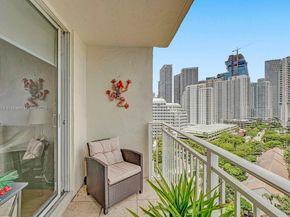 770 Claughton Island Dr 1703, Miami FL 33131