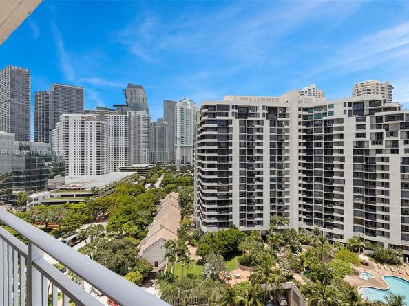770 Claughton Island Dr 1703, Miami FL 33131