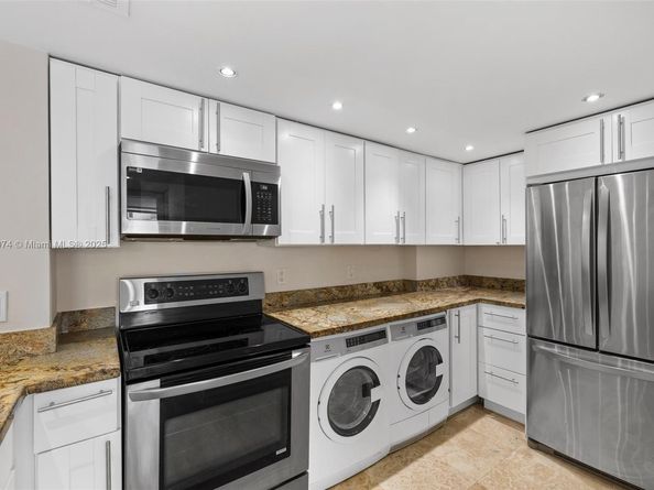 770 Claughton Island Dr 1703, Miami FL 33131