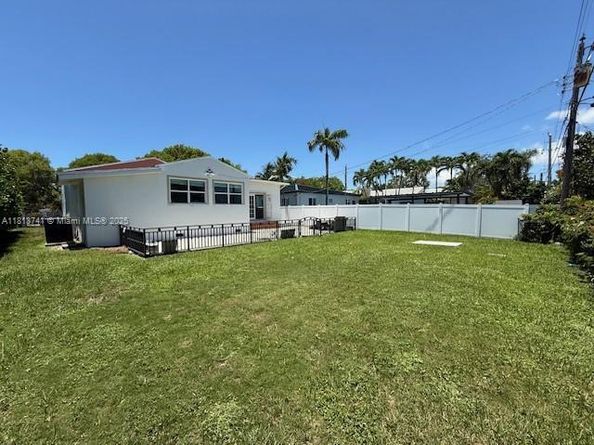 1525 SW 18th st, Miami FL 33145
