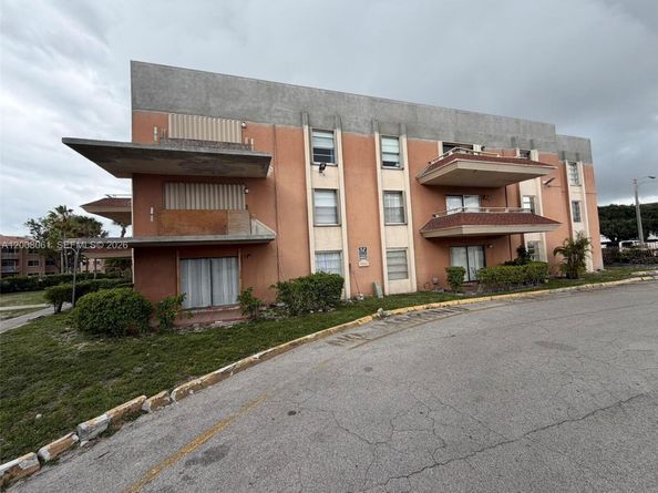 17650 NW 68th Ave A2008, Hialeah FL 33015