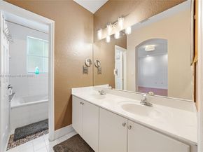 7634 NW 114th Path, Doral FL 33178