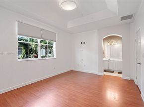 7634 NW 114th Path, Doral FL 33178