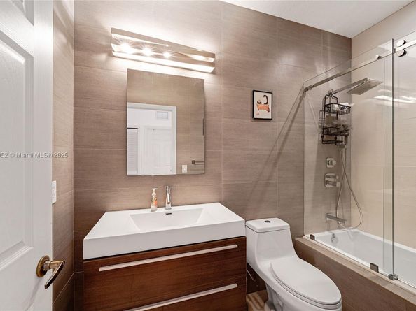 7634 NW 114th Path, Doral FL 33178