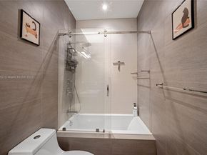 7634 NW 114th Path, Doral FL 33178