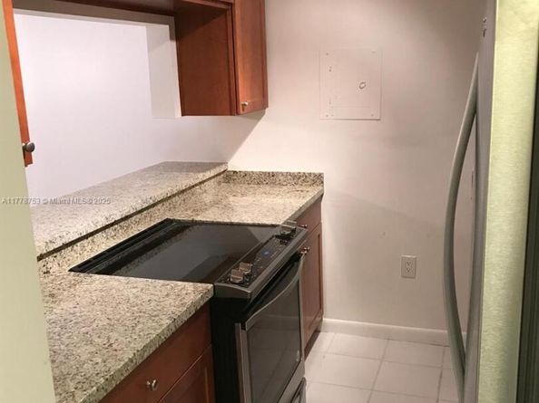 160 SW 30th Ave 104A, Miami FL 33135