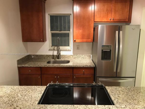 160 SW 30th Ave 104A, Miami FL 33135