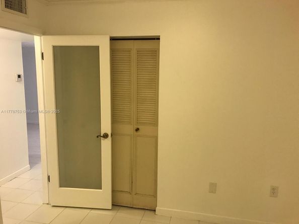 160 SW 30th Ave 104A, Miami FL 33135