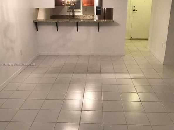 160 SW 30th Ave 104A, Miami FL 33135