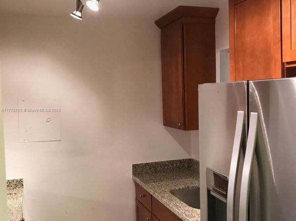 160 SW 30th Ave 104A, Miami FL 33135