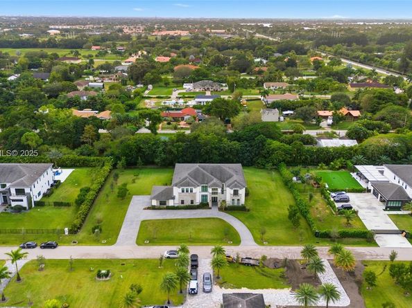 17130 Magnolia Estates Dr, Southwest Ranches FL 33331