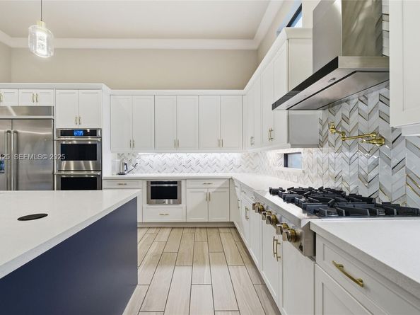 17130 Magnolia Estates Dr, Southwest Ranches FL 33331