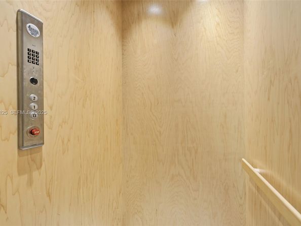 17130 Magnolia Estates Dr, Southwest Ranches FL 33331