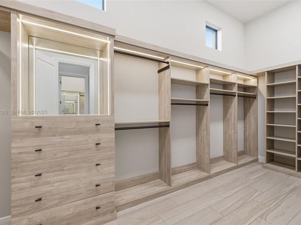 17130 Magnolia Estates Dr, Southwest Ranches FL 33331