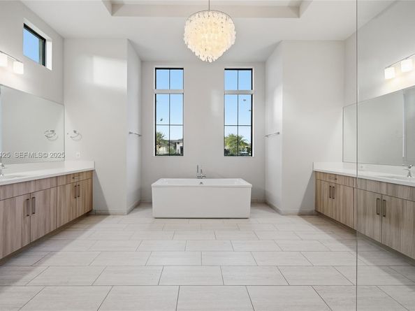 17130 Magnolia Estates Dr, Southwest Ranches FL 33331