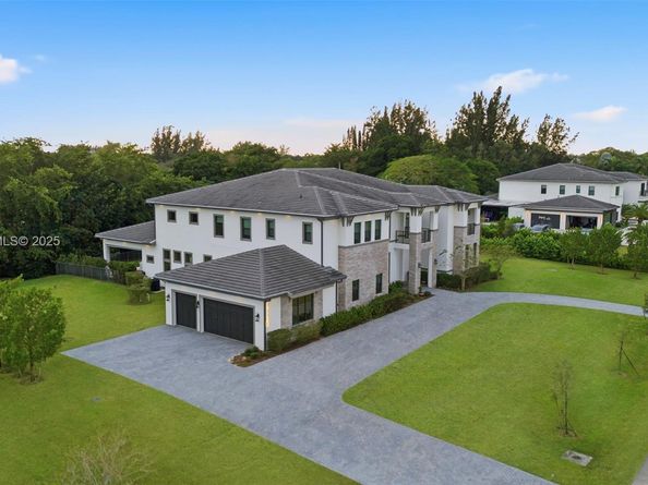 17130 Magnolia Estates Dr, Southwest Ranches FL 33331