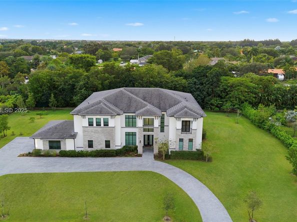 17130 Magnolia Estates Dr, Southwest Ranches FL 33331