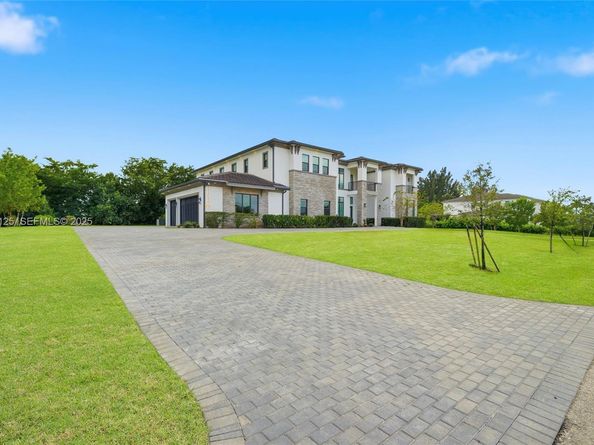 17130 Magnolia Estates Dr, Southwest Ranches FL 33331