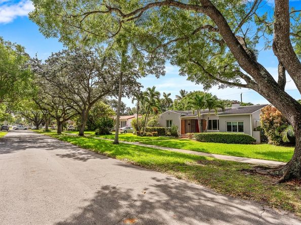 318 NE 105th St, Miami Shores FL 33138