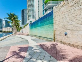 325 S Biscayne Blvd 3917, Miami FL 33131