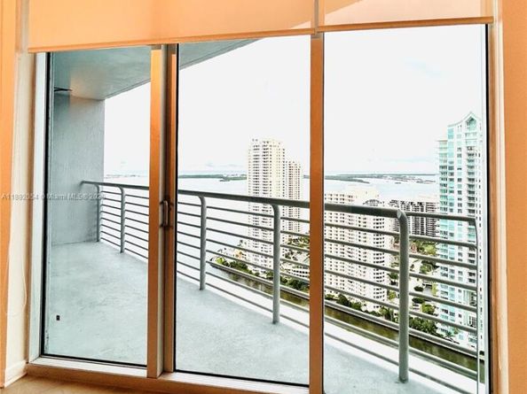 325 S Biscayne Blvd 3917, Miami FL 33131