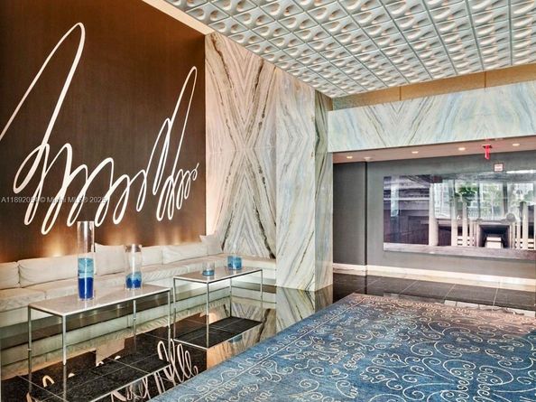 325 S Biscayne Blvd 3917, Miami FL 33131