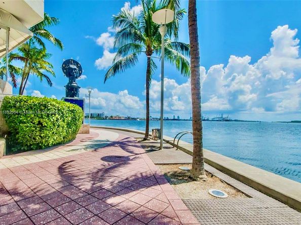 325 S Biscayne Blvd 3917, Miami FL 33131