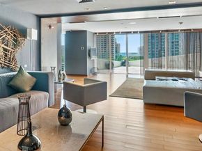 325 S Biscayne Blvd 3917, Miami FL 33131