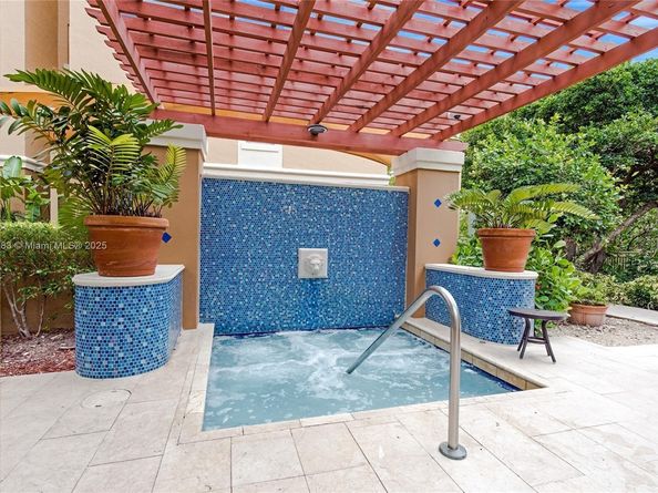 19555 E Country Club Dr 8502, Aventura FL 33180