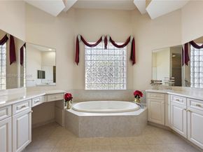 109 SW 128th Ave, Plantation FL 33325