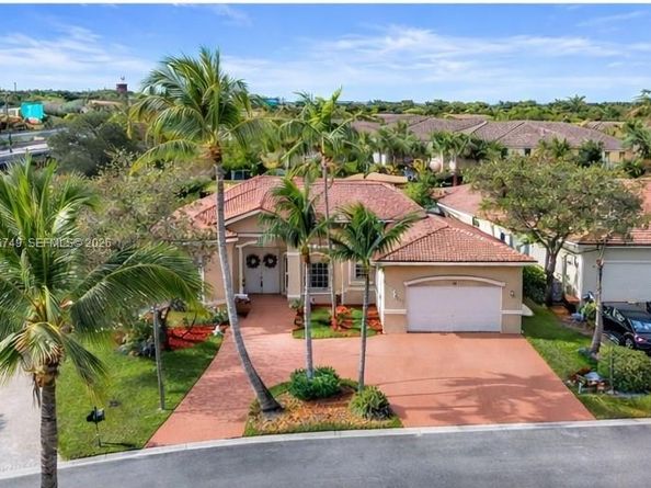 109 SW 128th Ave, Plantation FL 33325