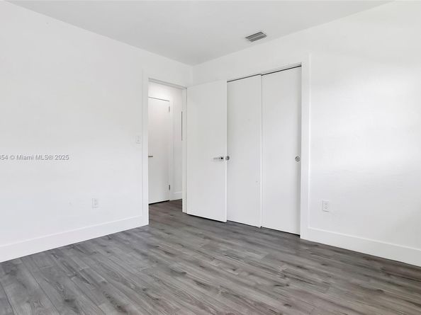 4647 NW 15th Ct, Miami FL 33142