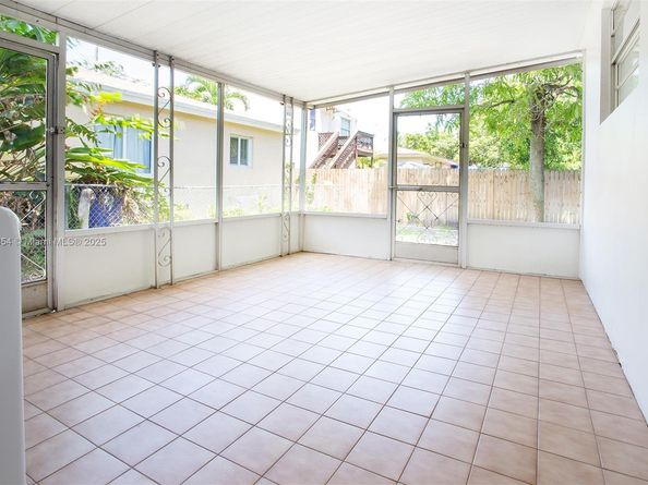 4647 NW 15th Ct, Miami FL 33142