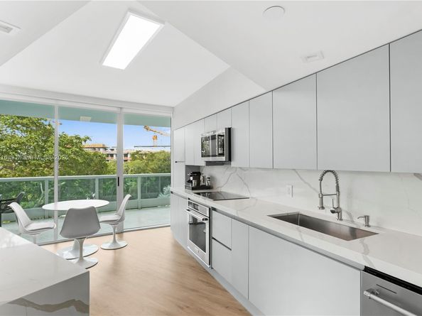 2127 Brickell Ave 705, Miami FL 33129