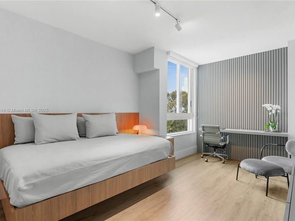 2127 Brickell Ave 705, Miami FL 33129