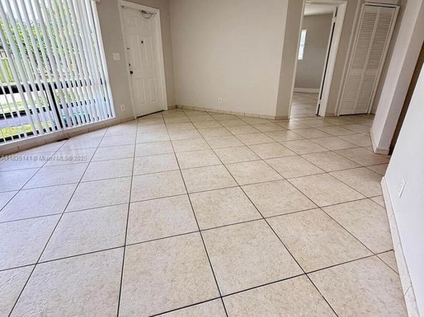 2240 N 57th Way, Hollywood FL 33021
