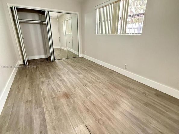 2240 N 57th Way, Hollywood FL 33021