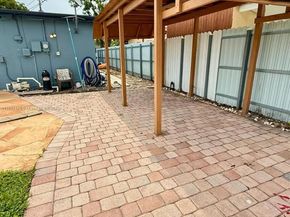 2240 N 57th Way, Hollywood FL 33021