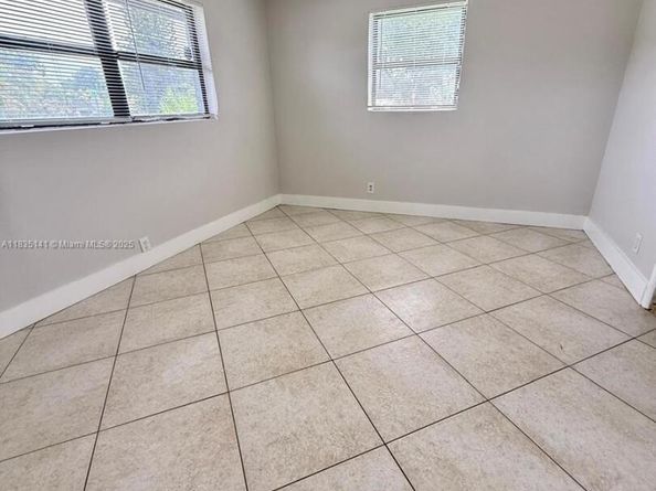 2240 N 57th Way, Hollywood FL 33021