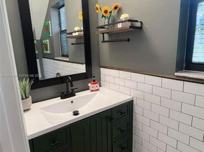 16372 Sandy Shore Dr, Westlake FL 33470